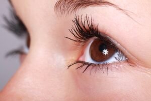आंखों से कचरा निकालने के लिए 10 टिप्स