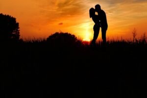 जादा लड़की के साथ संबंध रखने से होती है ये 10 चीजें